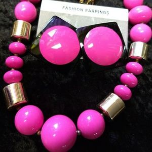 Vintage Pink Lucite beaded necklace